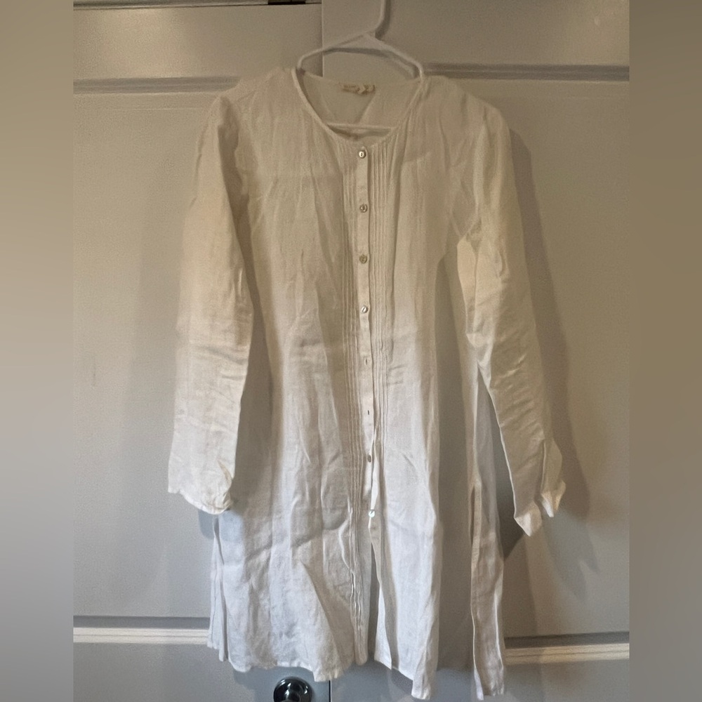Eileen Fisher linen blouse! Worn only a few times!